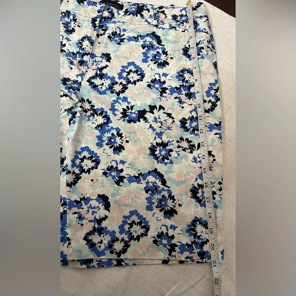 Talbots Floral Women Shorts - Blue and Cream🌴☀️